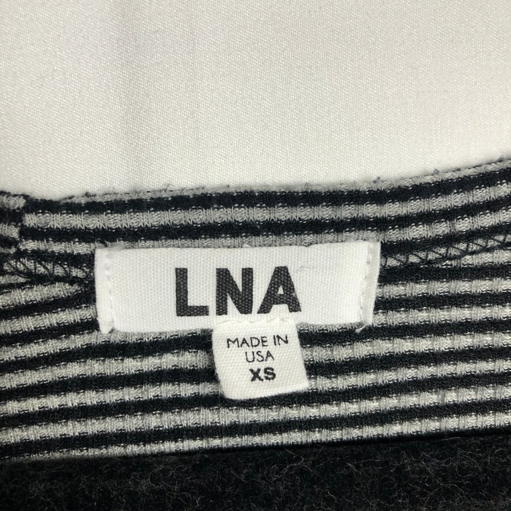 LNA Fallbrook Ribbed Jersey Tee Contrast Hem - Picture 6 of 9